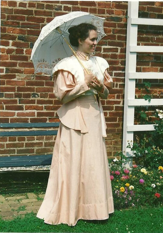 I made this 1894 outfit in college as part of my Stage Costuming class. It's unfortunately made of synthetics (and horror, a Batenburg lace parasol!). 1995.